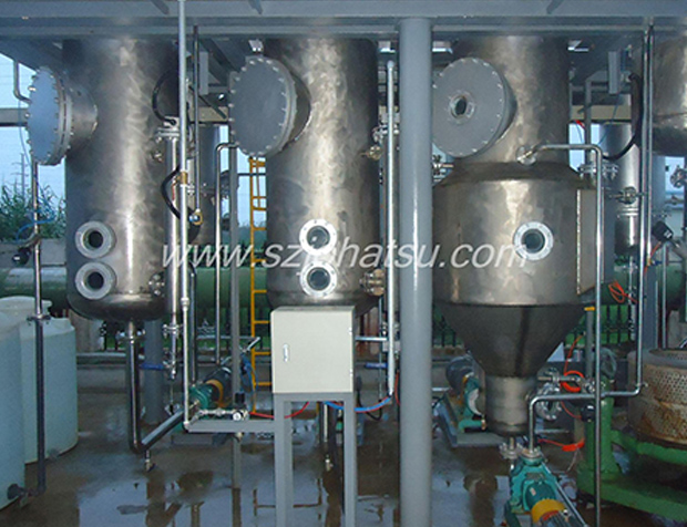 Forced circulation evaporative crystallizer
